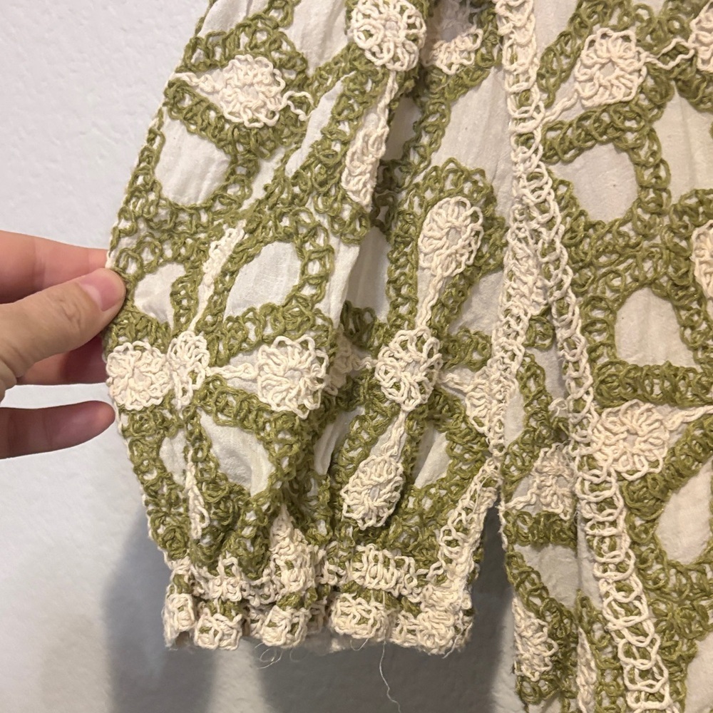 Solitaire Green and Cream Floral Crochet Blouse - Picture 5 of 7